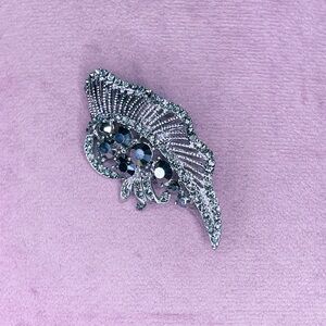 665. Pewtertone Costume Bling Faux Marcasite Feather Brooch